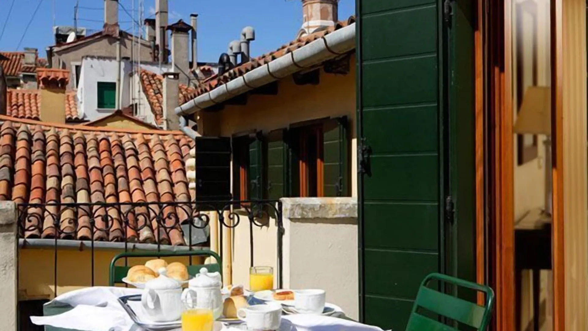 Residenza Goldoni Bed & Breakfast Venice 3*,