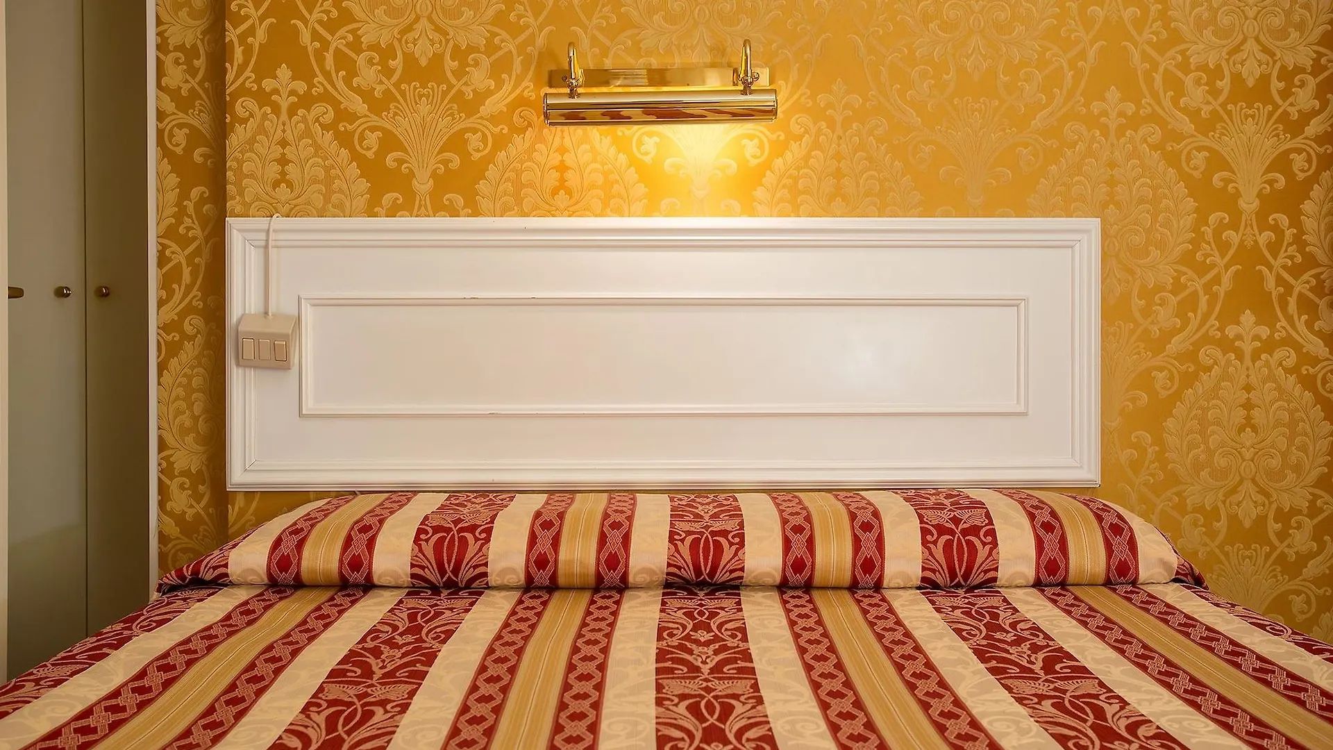 Residenza Goldoni Bed & Breakfast Venice 3*,