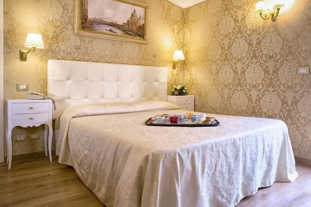 Bed and Breakfast Residenza Goldoni Венеция Отель типа 